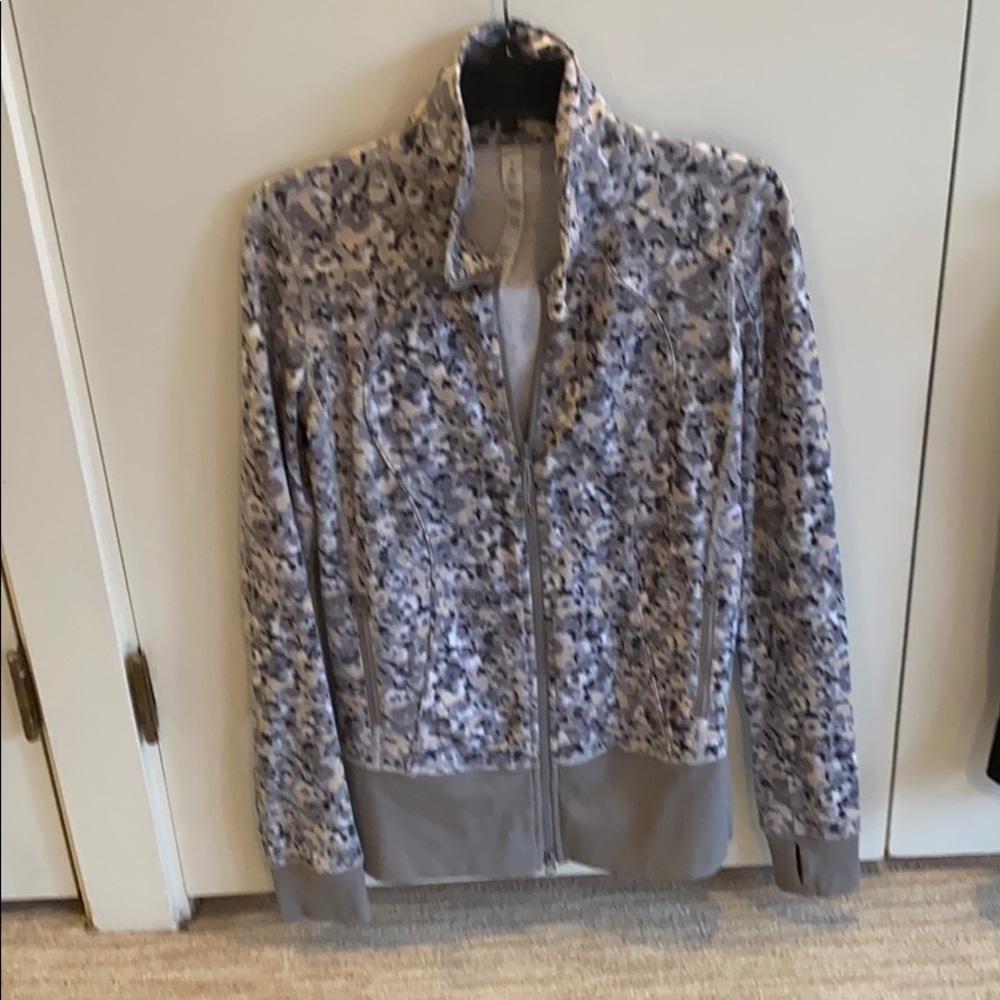 Lululemon camo jacket size 8